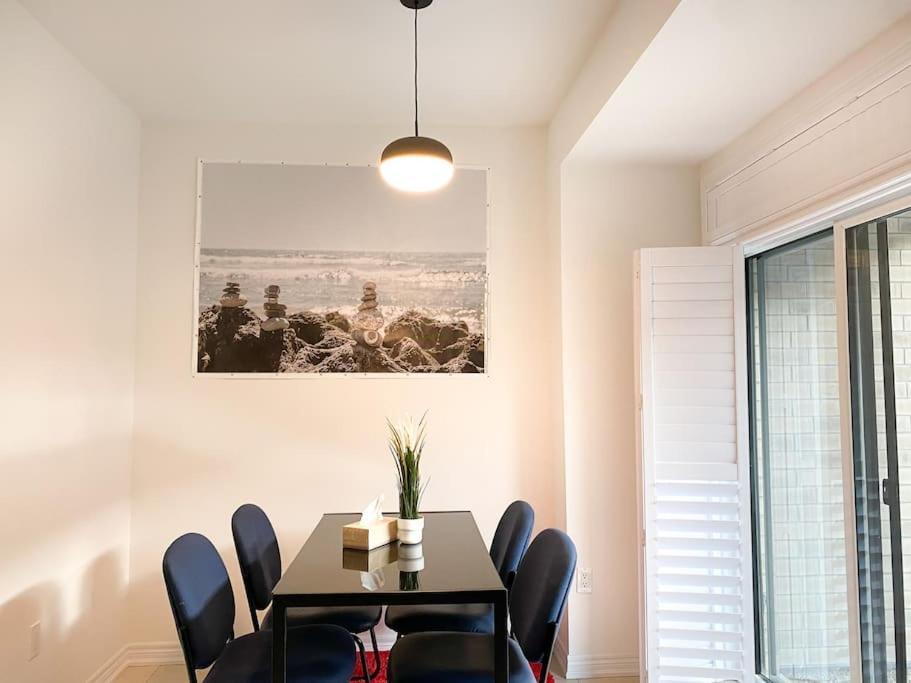 Elegant Rooms In Shared Townhouse Next To Beachウィットビー エクステリア 写真
